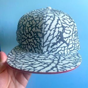 Air Jordan Jumpman Style Brooklyn 7 5/8 fitted hat. Never worn. With sticker.